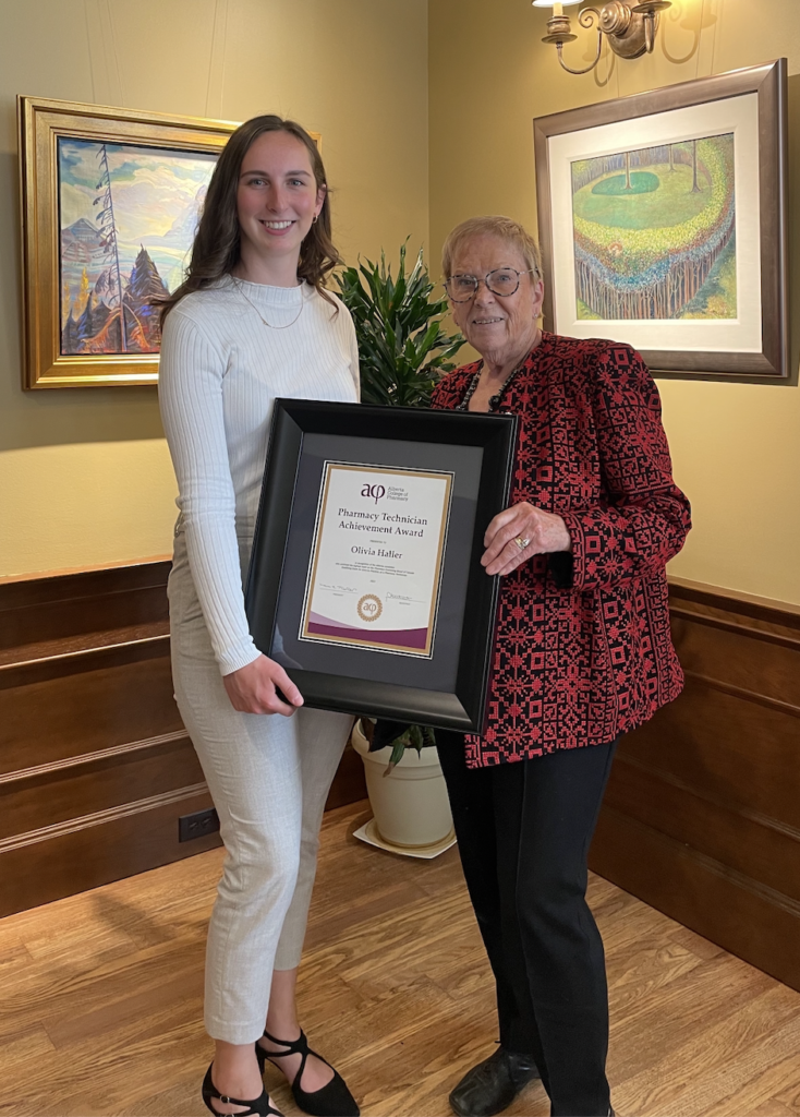 Robertson Alum Olivia Haller receives the Alberta College of Pharmacy's 2022 Pharmacy Technician Achievement Award