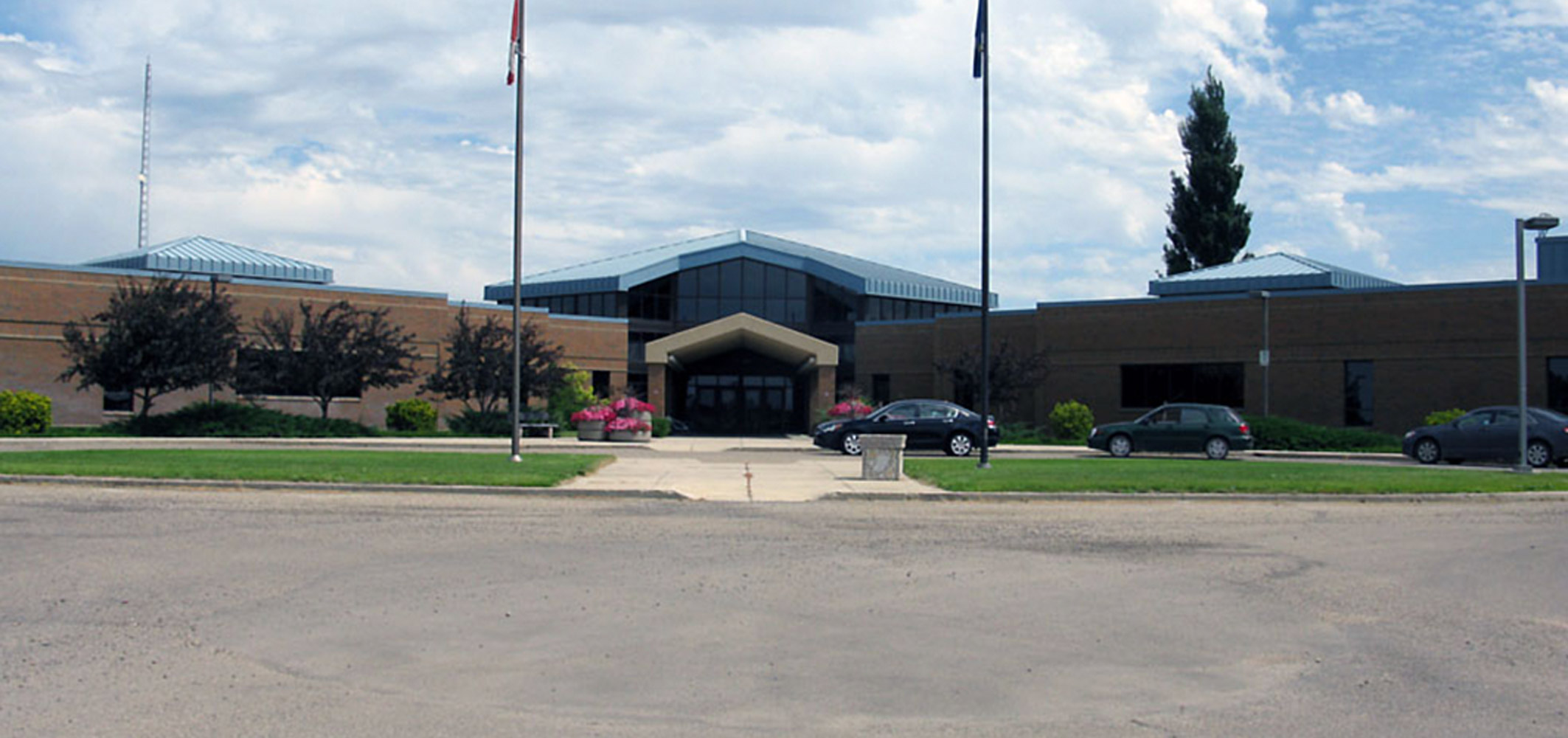 Entrance to Medicine Hat College’s beautifully landscaped campus library.